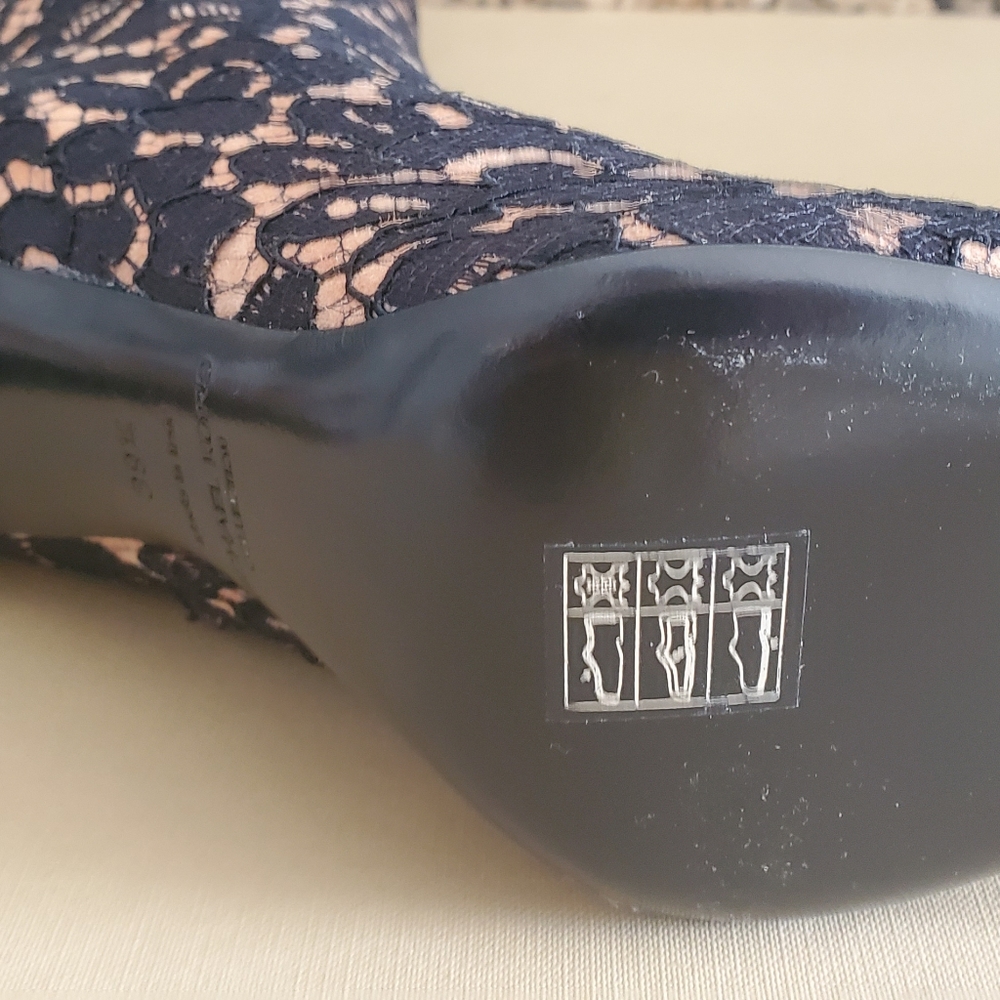 NWT, NEVER WORN. VESEY FLORAL LACE & SUEDE BOOTS - Picture 2 of 8